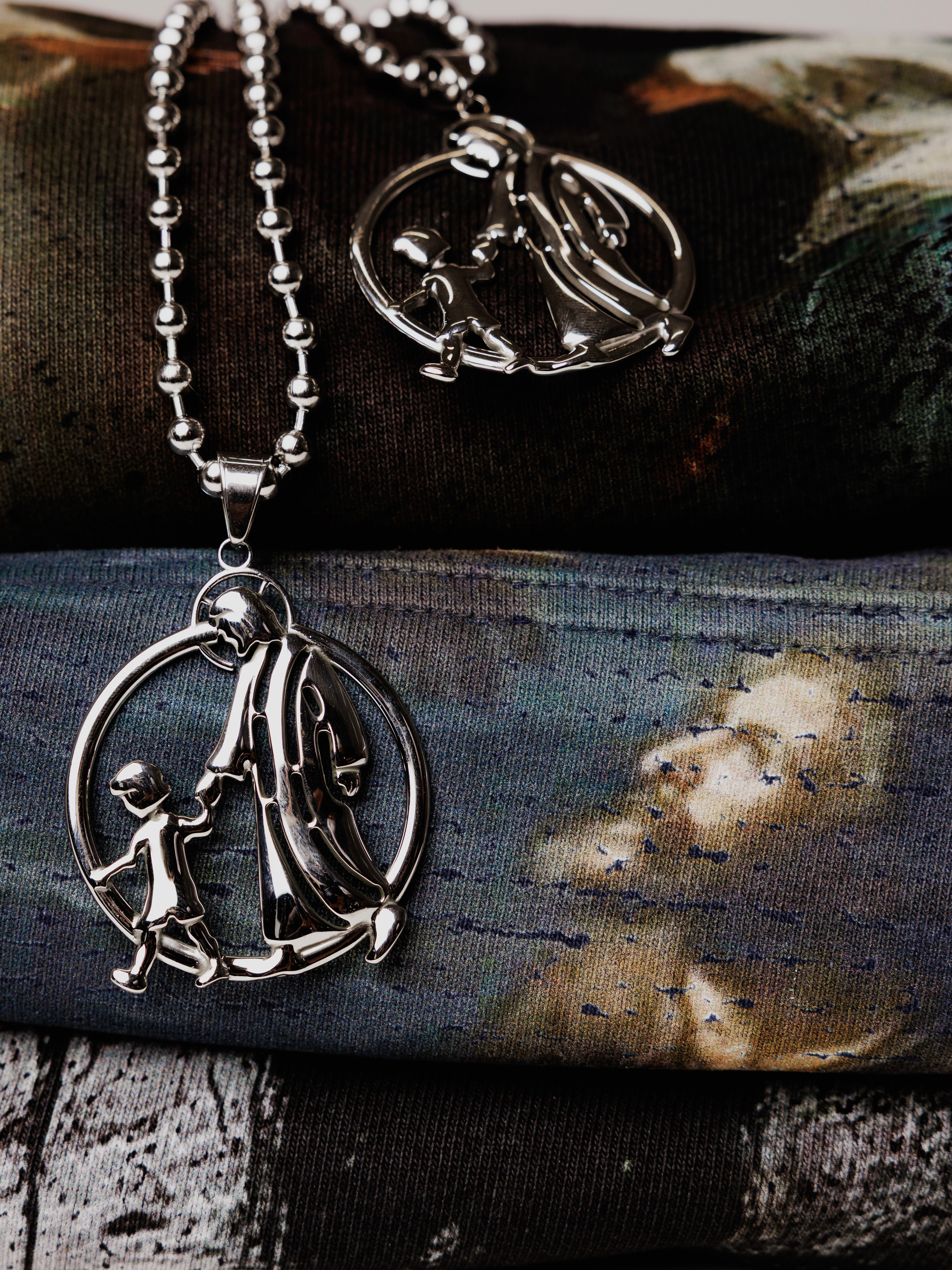 “Eternal Walk” Chain